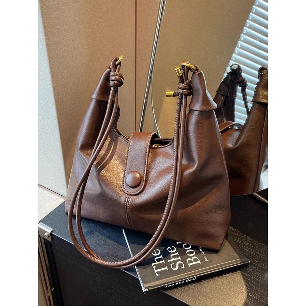 Classic Leather Hobo Bag Kalsten