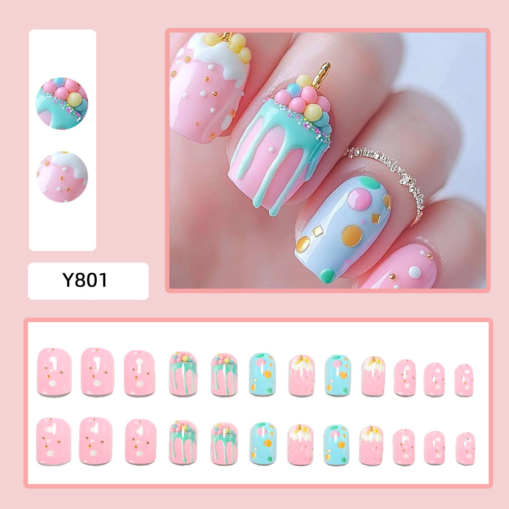 Artificial nails in creative dessert design Kalsten