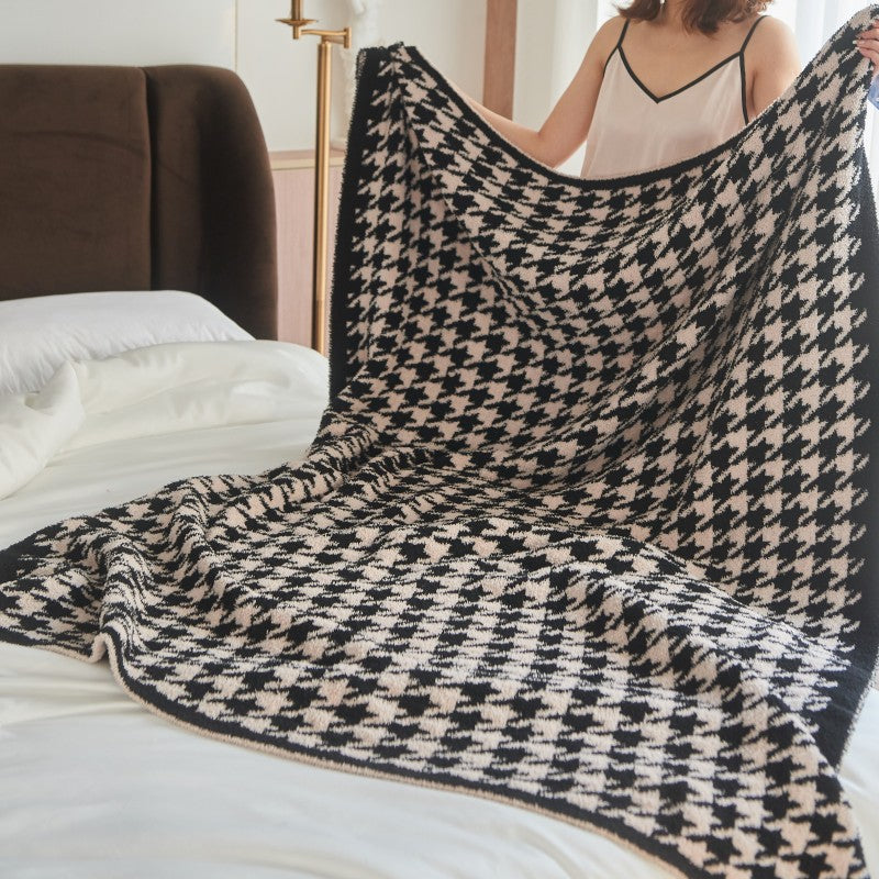 Cozy Decorative Patterned Blanket