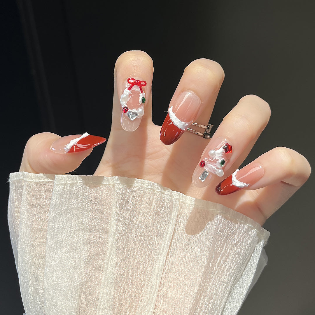 Holiday-Themed Press-On Nail Art Kalsten