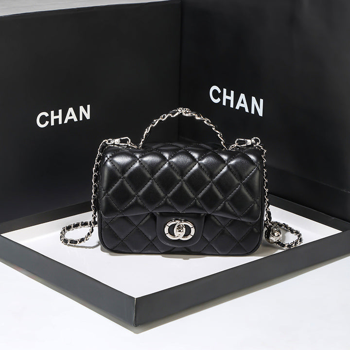 Elegant Quilted Chain Handbag