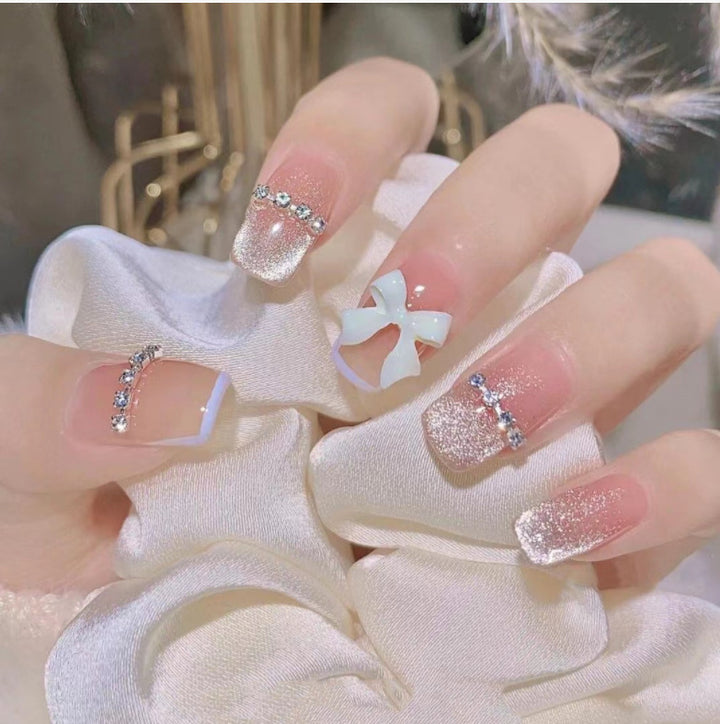 Glamorous Decorative Press-On Nail Set