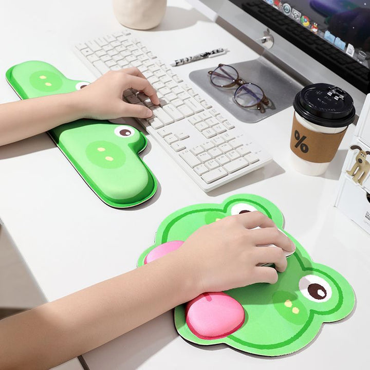 Fun-Themed Frog Design Mouse Pad Set