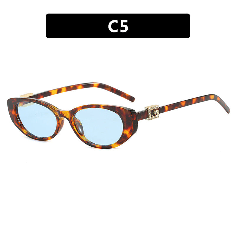 Women's cat-eye sunglasses with elegant metal frame and protective UV filter Kalsten