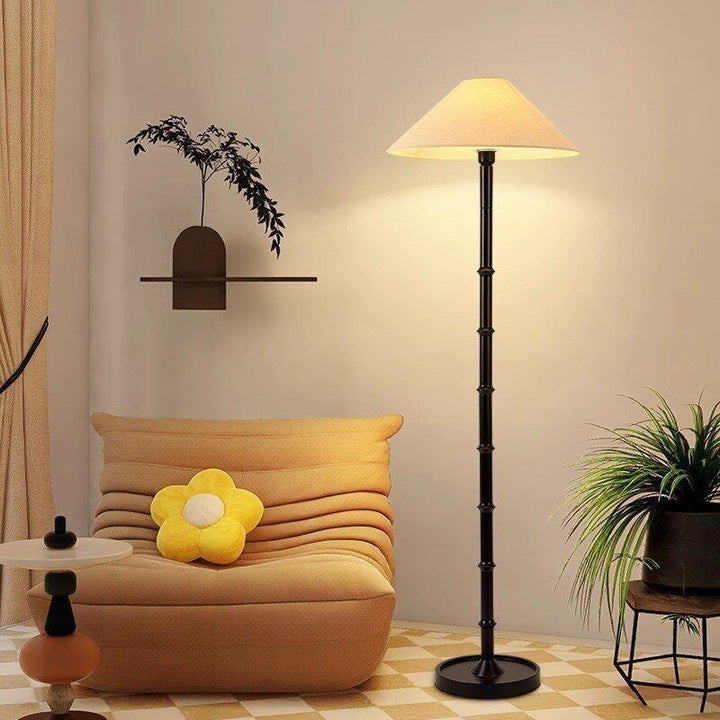 Elegant Table Lamp with Classic Shade Design