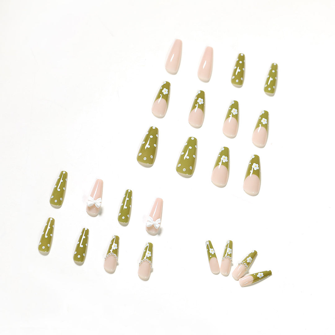 Artful Nail Extensions with Delicate Flower Design Kalsten