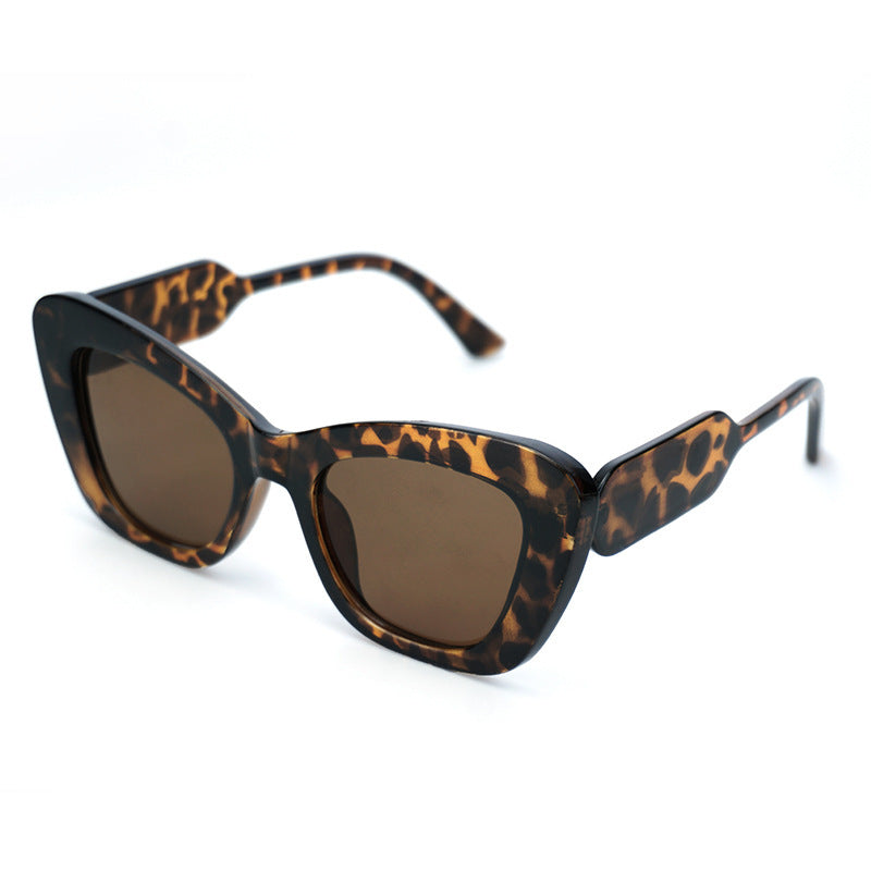 Women's Cat-Eye Sunglasses with Stylish Details Kalsten