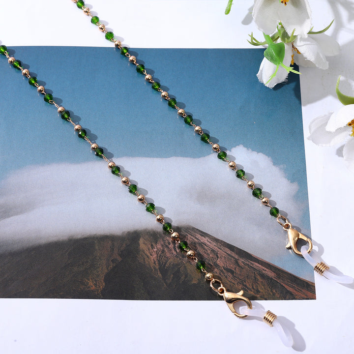 Jewelry necklace with elegant pearls and golden accents Kalsten