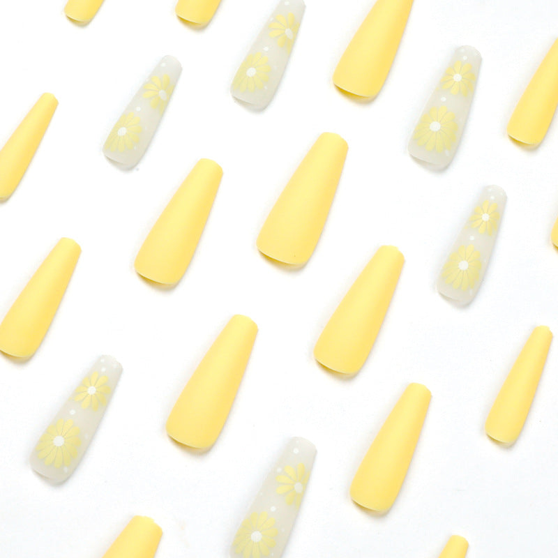Elegant and artistic artificial nails Kalsten