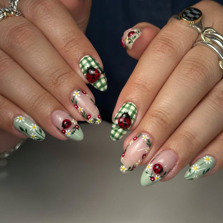 Artistic Press-On Nail Art Set with Floral Ladybug Design Kalsten