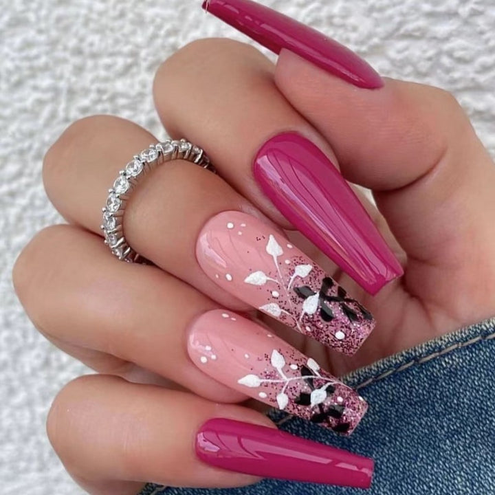 Artificial nails with floral and glittering accent Kalsten