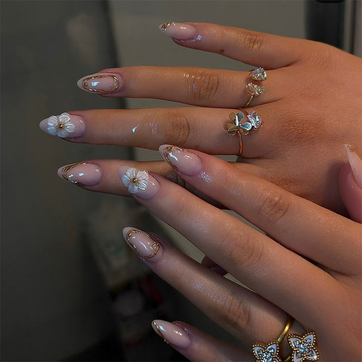 Luxurious Press-On Nail Art Set with Gold Accents Kalsten