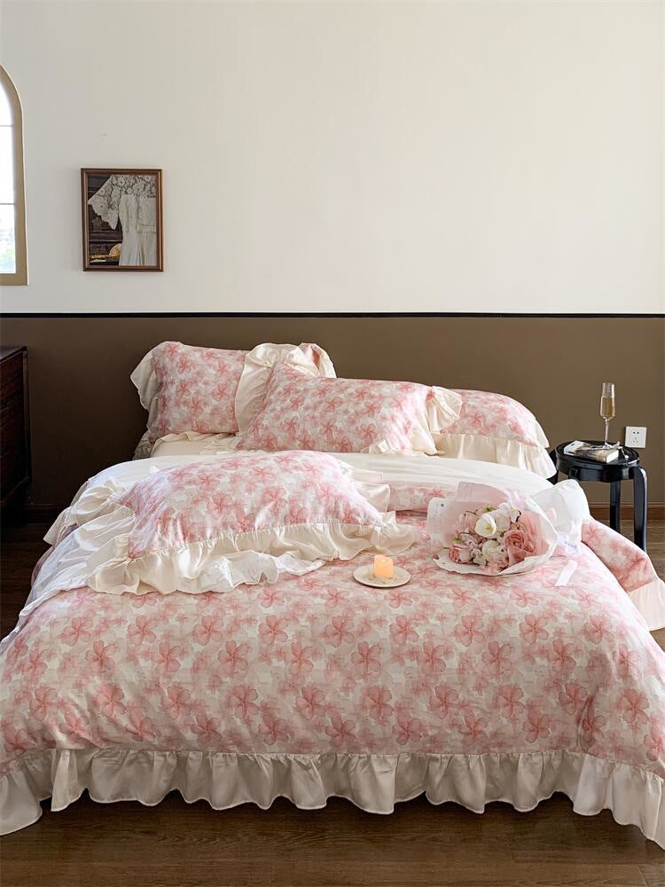 Romantic ruffled bed set made of cotton percale with floral jacquard print