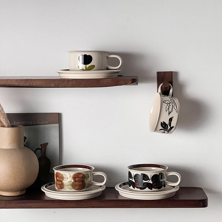 Ceramic cup set with saucer and modern floral print