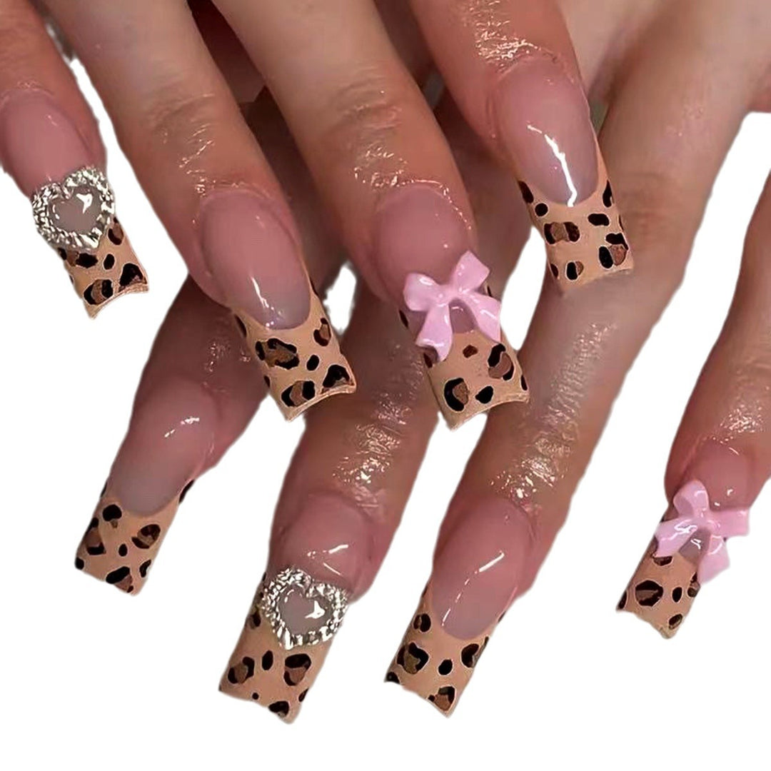 Stylish Leopard Print Nail Art Extensions