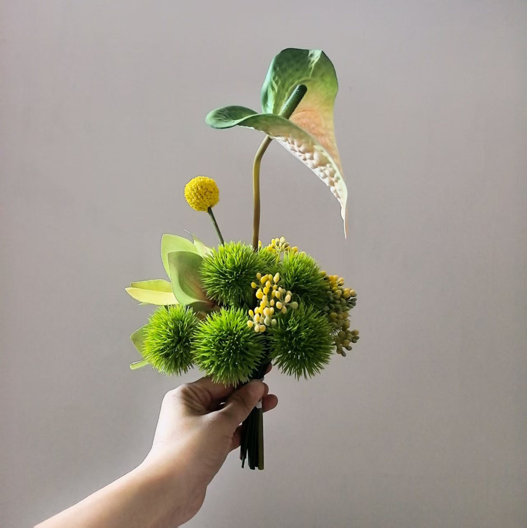 Lifelike Floral Handheld Bouquet