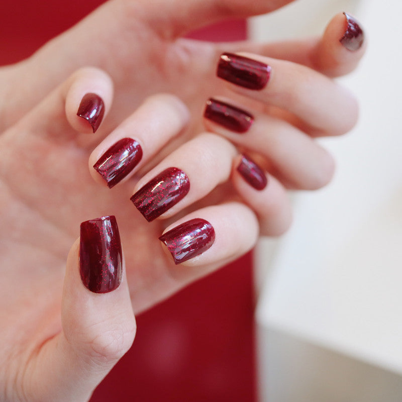 Artificial nails with intense shine and glitter accents Kalsten