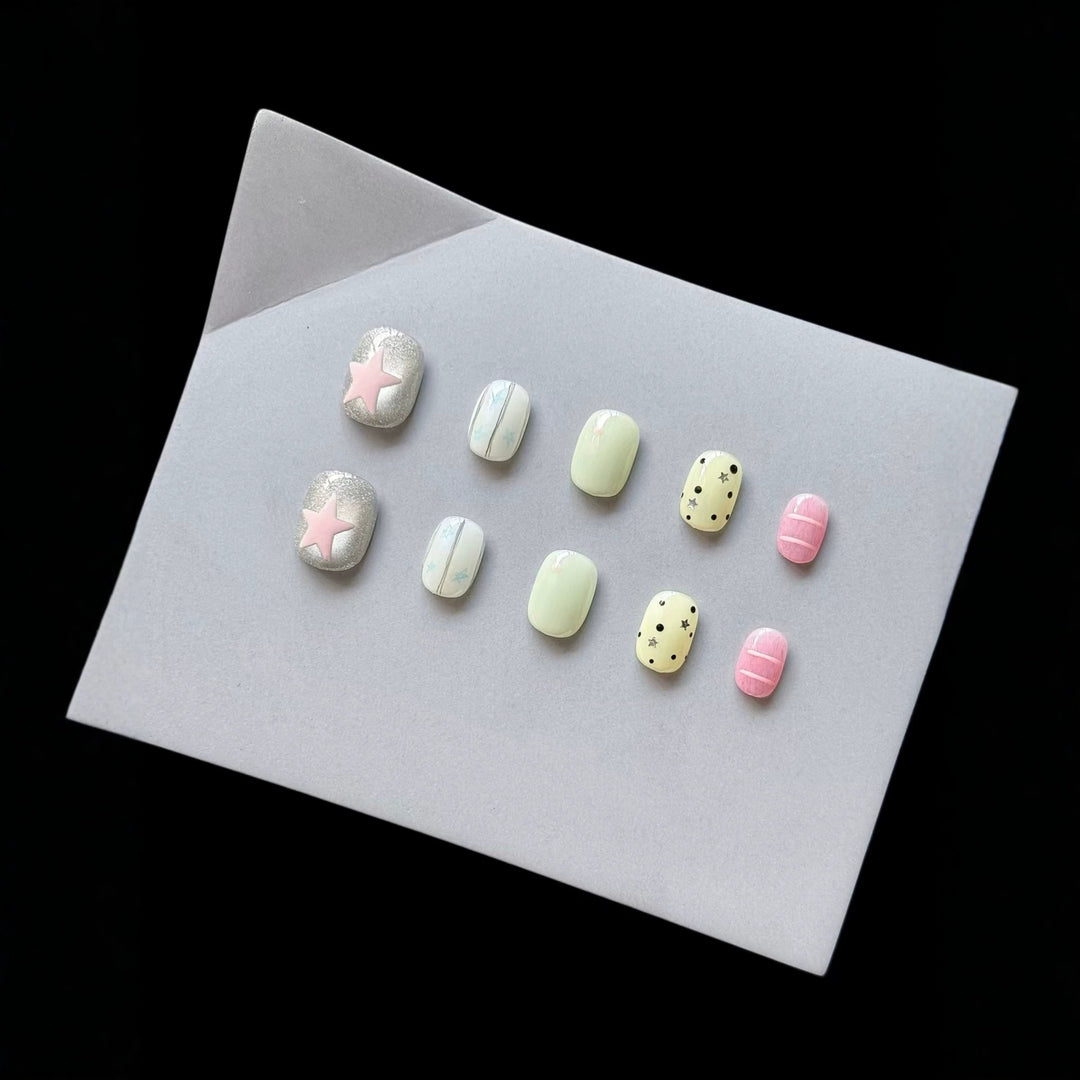 Charming Decorative Press-On Nail Set