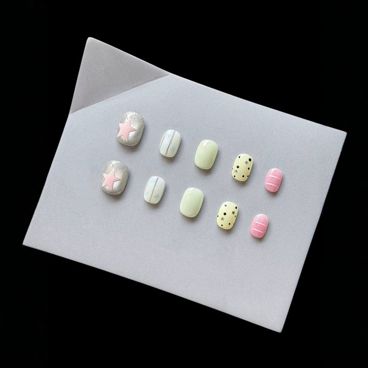Charming Decorative Press-On Nail Set