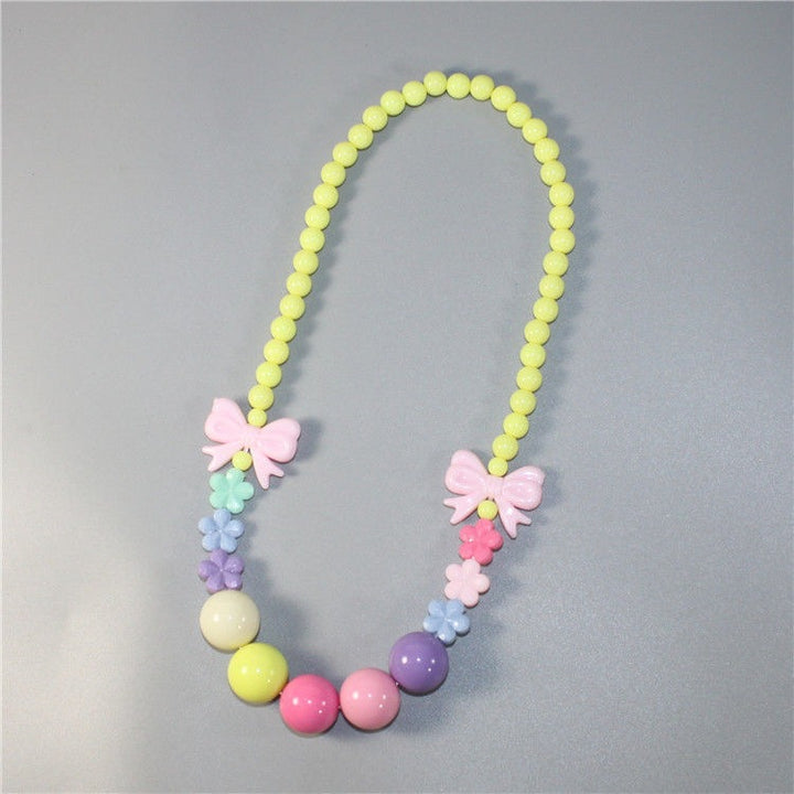Colorful pearl necklace with floral elements Kalsten