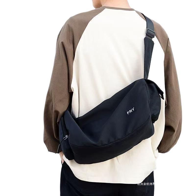 Shoulder bag with practical compartments Kalsten