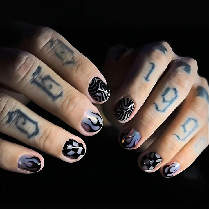 Artificial nail set with striking geometric designs Kalsten