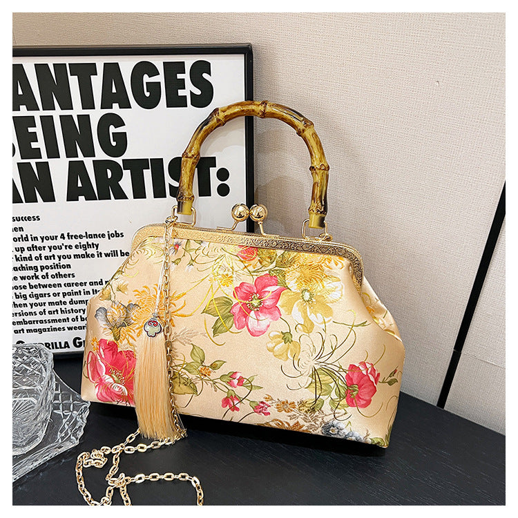 Vintage-Inspired Floral Handbag