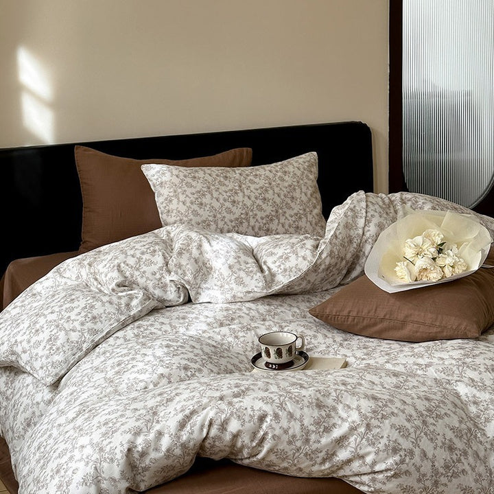 Bedding set made of densely woven cotton percale with fine floral microprint