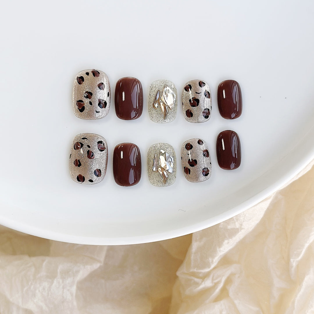 Chic Leopard Print Press-On Nail Set