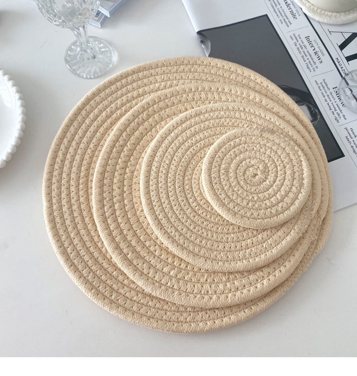 Ladies round placemats made of high-quality natural material Kalsten