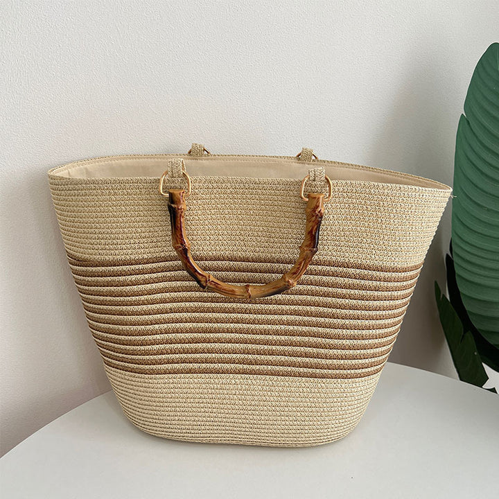 Stylish straw bag with high-quality wooden handle Kalsten