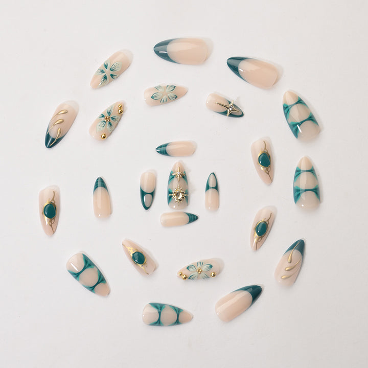 Creative Nail Art Set with Elaborate Flower and Gold Decorations Kalsten