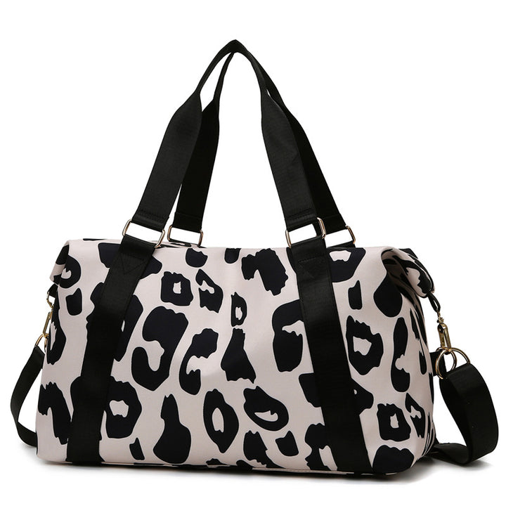 Sporty travel bag with modern leopard pattern Kalsten
