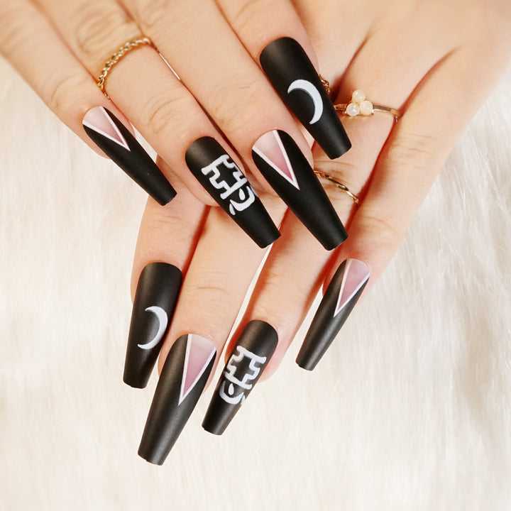 Artistic Nail Art with Creepy Designs Kalsten