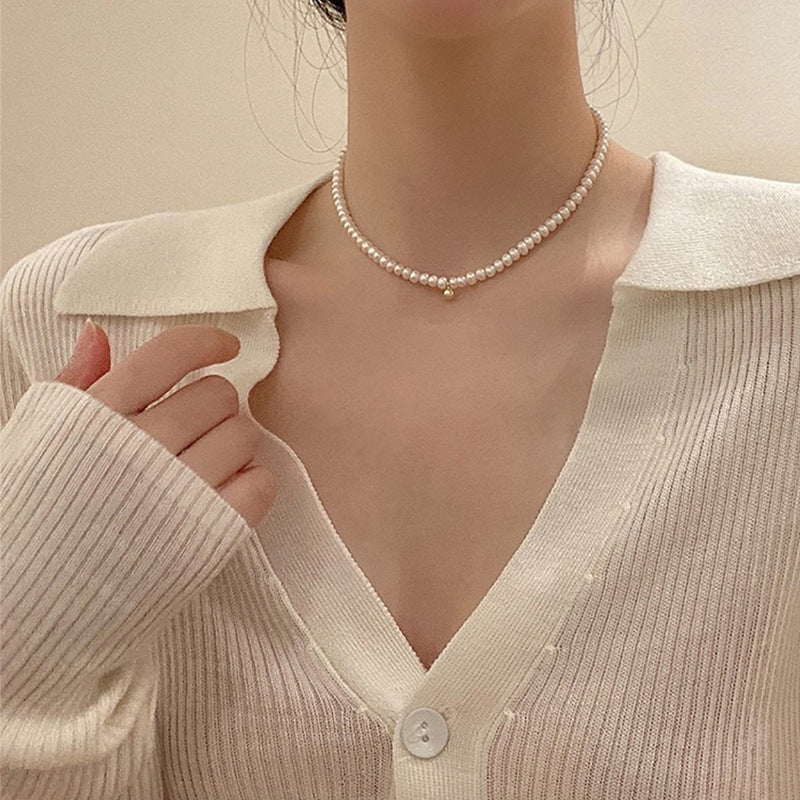 Delicate pearl necklace with elegant gold accent chain Kalsten