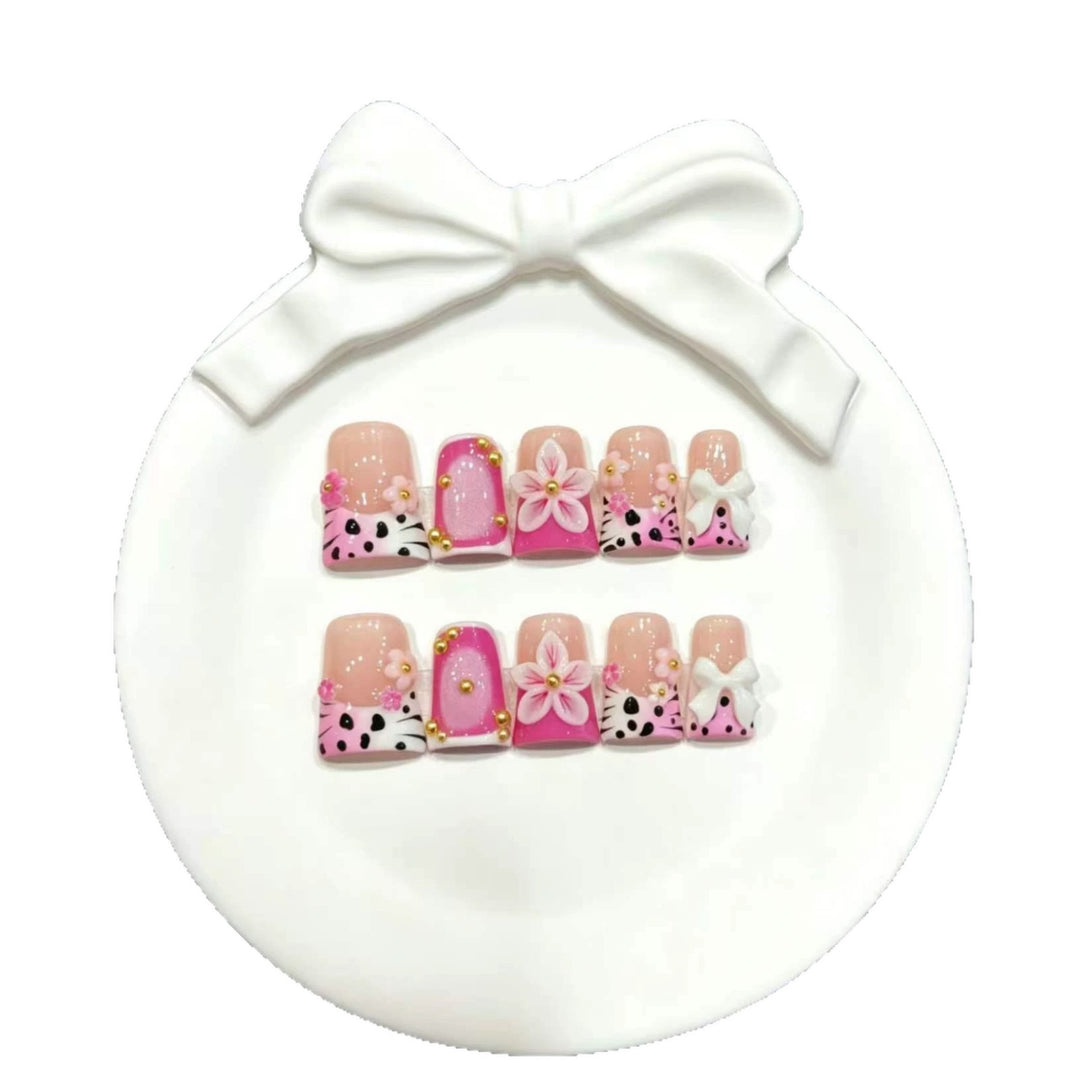 Artistic Floral-Themed Press-On Nail Art Set