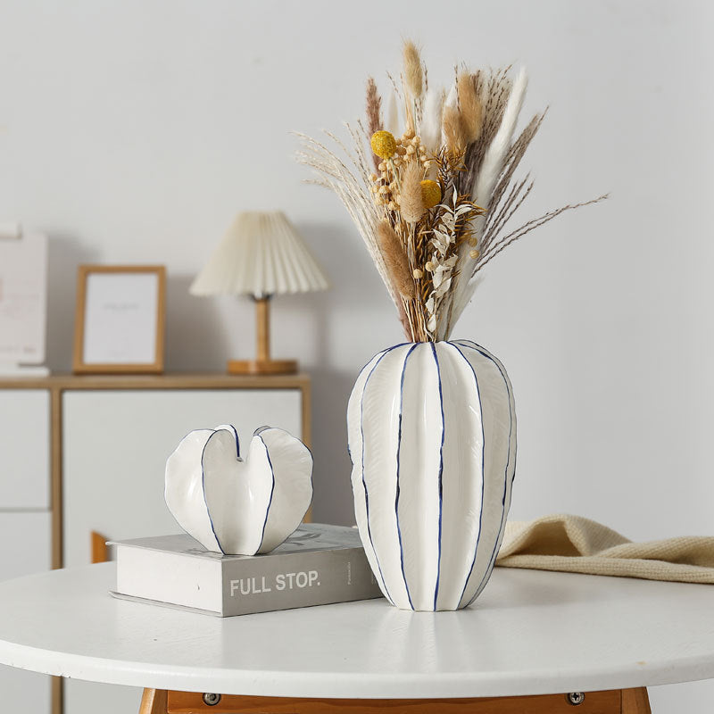 Decorative ceramic bowl in flower design Kalsten