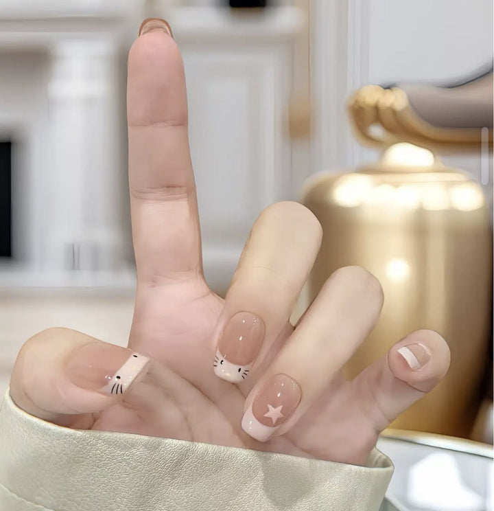 Artistic Character-Embossed Press-On Nail Set Kalsten