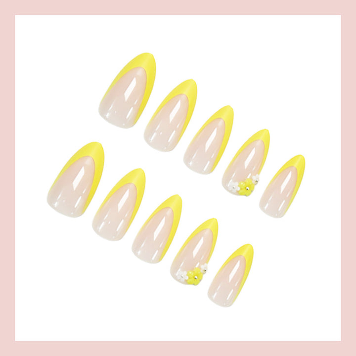 Artificial nail set with elegant gradient and floral accents Kalsten