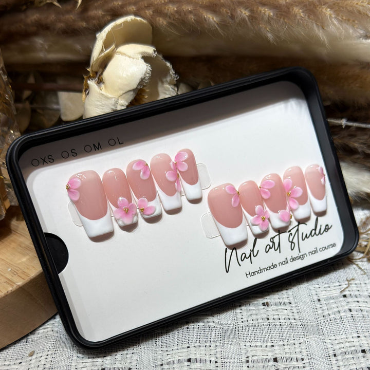 Floral Embellished Press-On Nail Set Kalsten