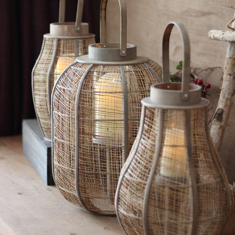 Rustic lantern made of braided natural material Kalsten