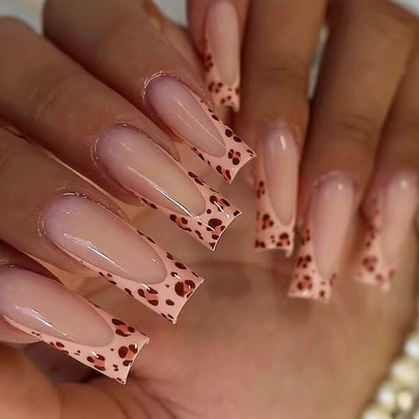 Artistic Nail Design Kalsten