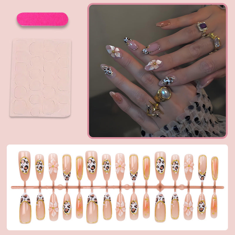 Nail art set with floral and animal accents Kalsten