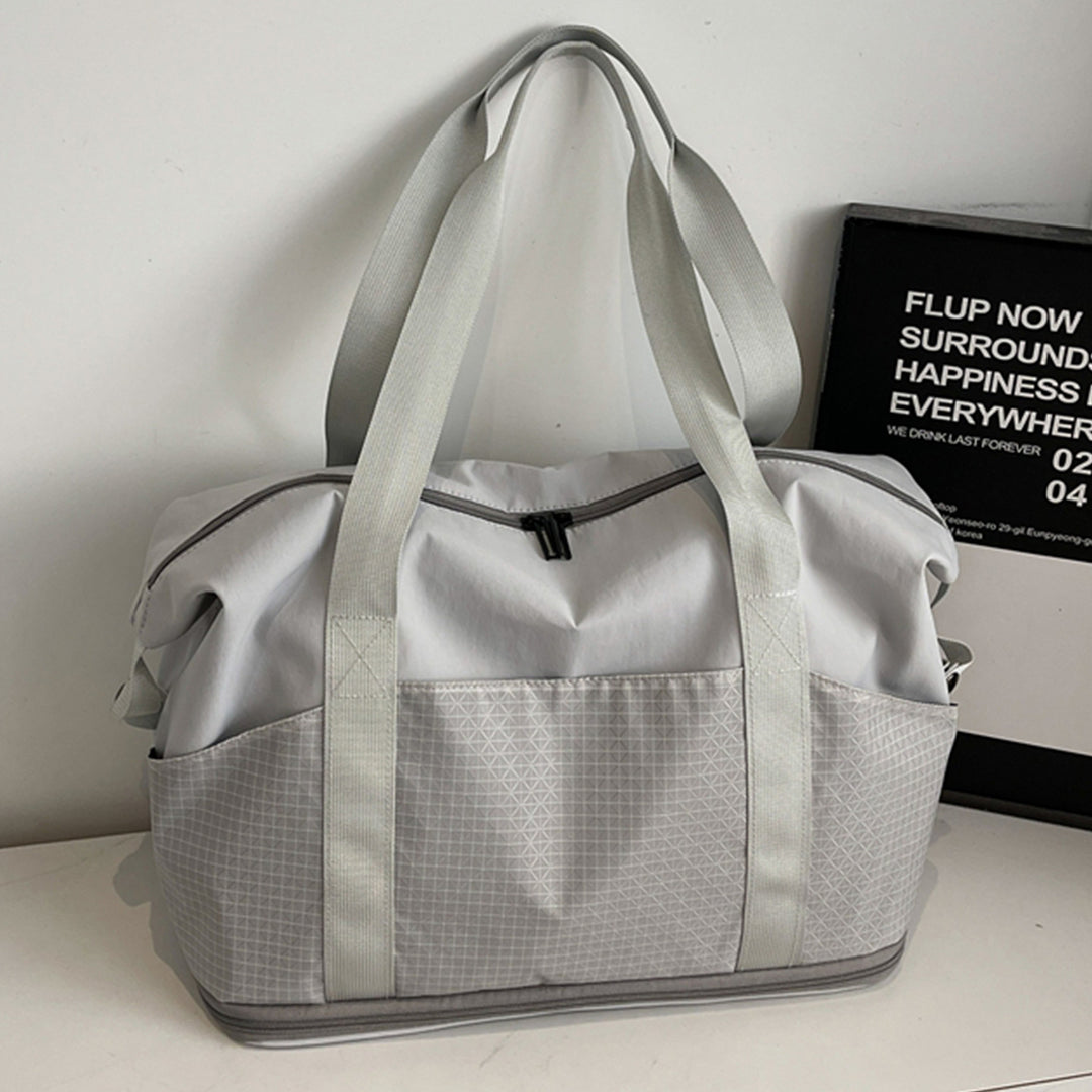 Multifunctional sports and travel bag with innovative compartment arrangement Kalsten