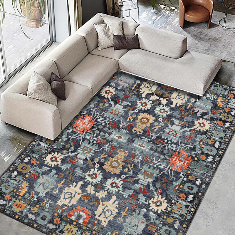 Vintage-Inspired Area Rug Kalsten