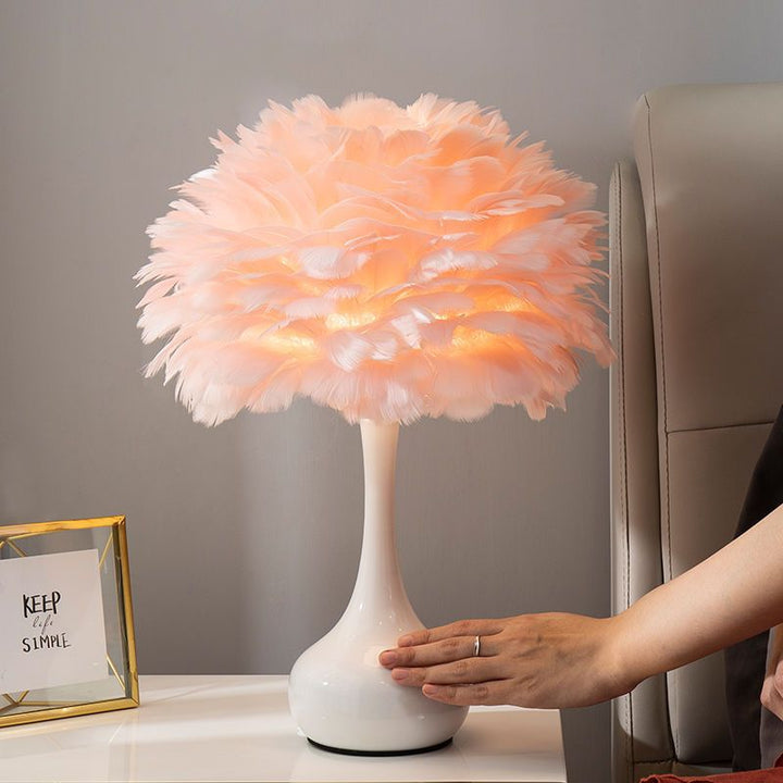 Decorative Feathered Table Lamp