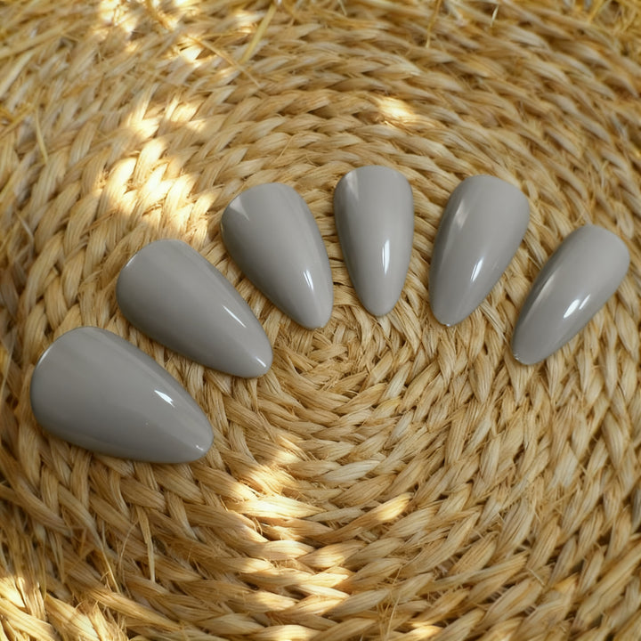Stylish Almond Shape Nail Art Kalsten