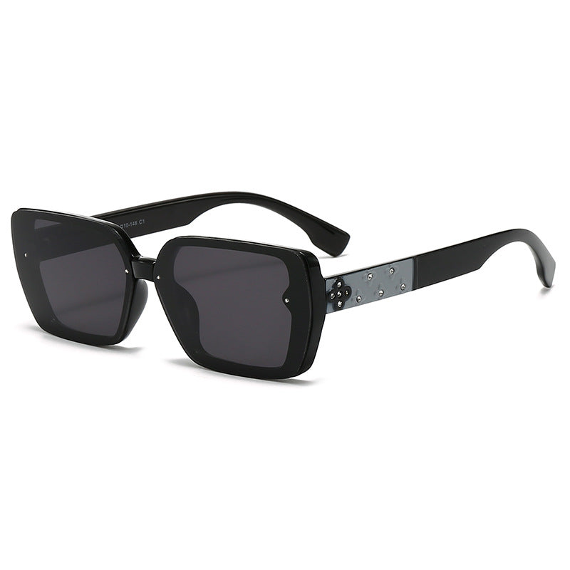 Ladies sunglasses with extravagant jewelry details Kalsten