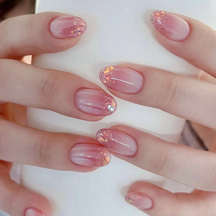 Glittering nail art with ombre effect Kalsten