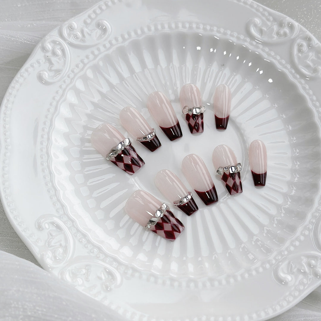 Artistic Press-On Nail Set with Elegant Jewel Accents